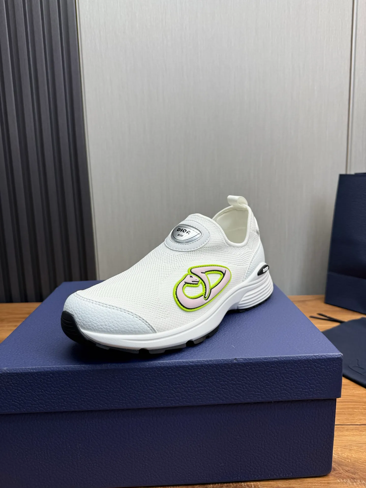 Men's shoes 💰540💰 Dior Dior B30 latest hot model shipped, original 1:1 manufacturing ▪️ Fabric: Original custom fly woven ▪️ Lining: Imported breathable mesh ▪️ Sole: Original molded non-slip outsole ▪️ Size: 38-45 (custom-made 45 non-returnable)